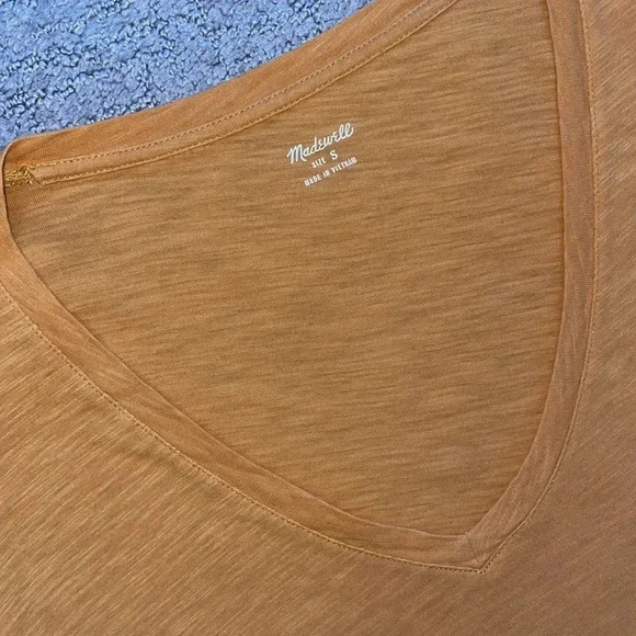 Madewell | mustard yellow t-shirt, short sleeve. Small - Picture 2 of 3